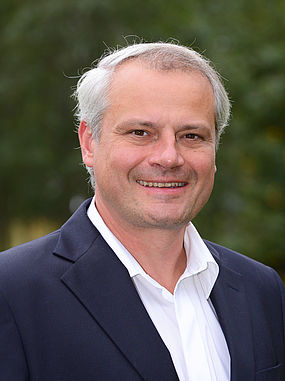 Prof. Dr. jur. Bernhard Plum